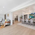 Harbourfront Haven 4Br Retreat With Stunning Views Of Sydney Iconic Landmarks