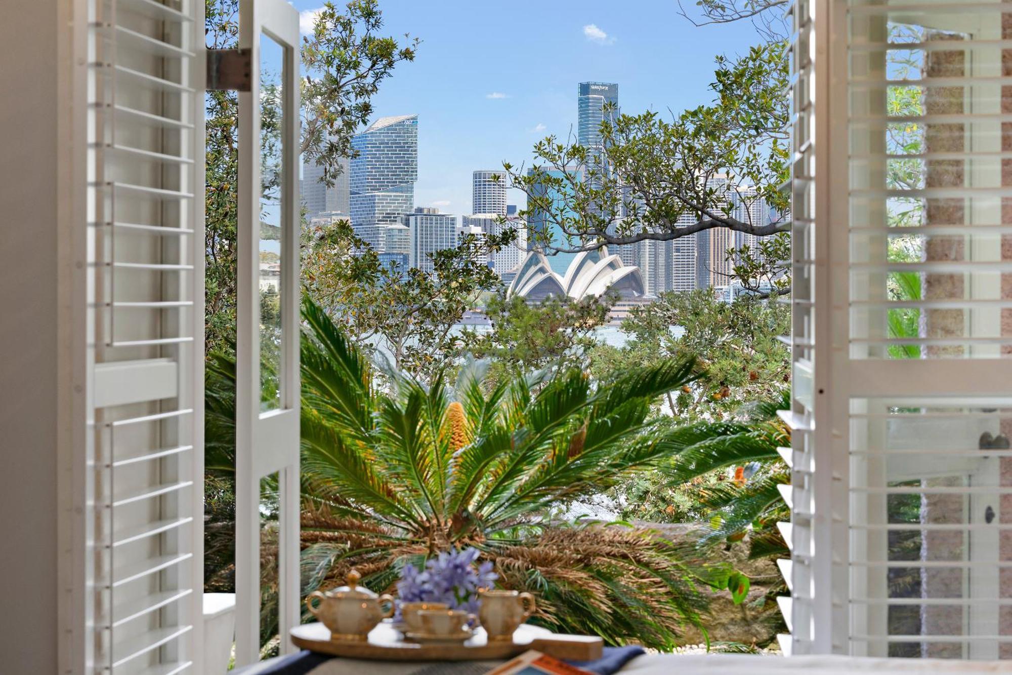 Harbourfront Haven 4br Retreat With Stunning Views Of Iconic Landmarks * Sydney