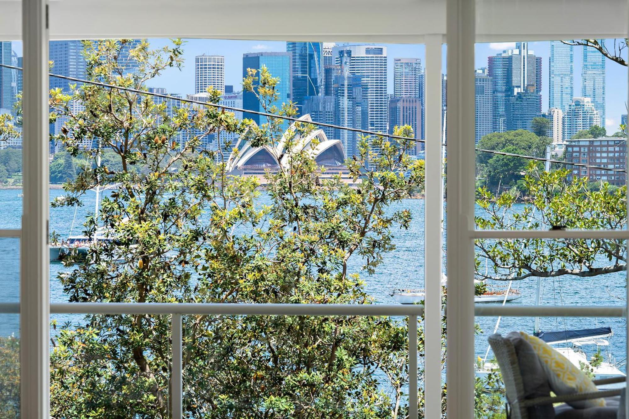 Harbourfront Haven 4br Retreat With Stunning Views Of Iconic Landmarks