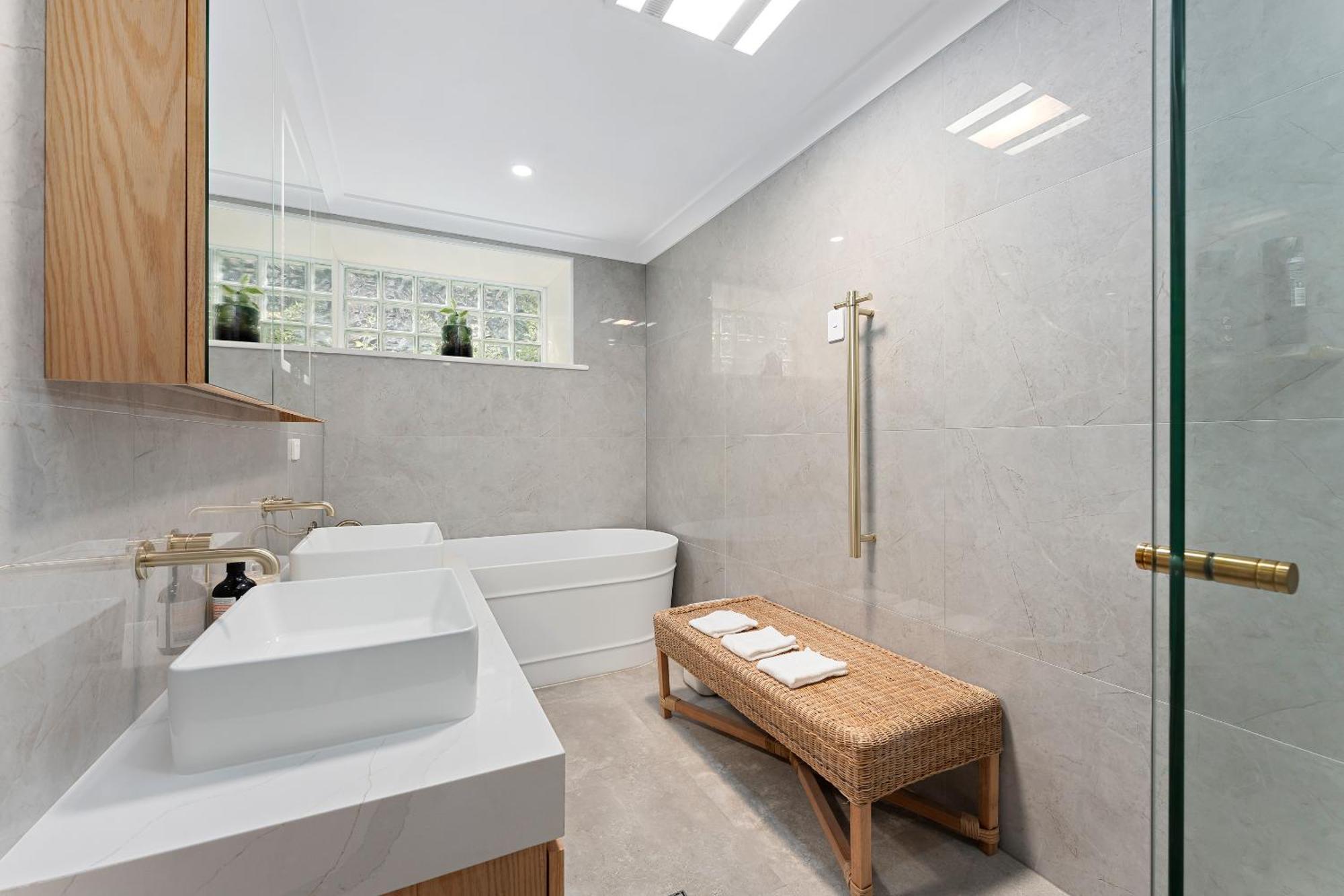 Holiday home Harbourfront Haven 4br Retreat With Stunning Views Of Iconic Landmarks Sydney