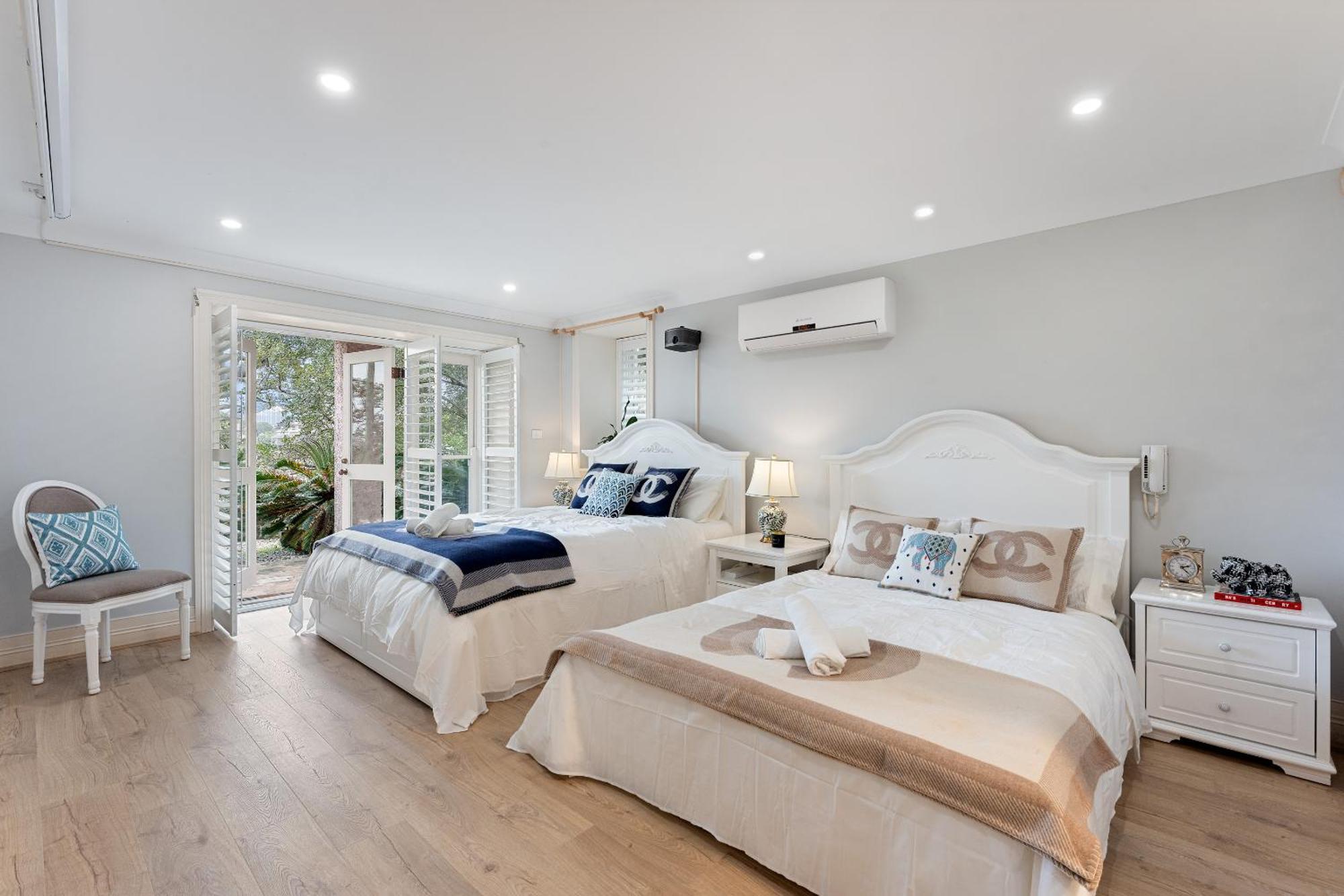 Harbourfront Haven 4br Retreat With Stunning Views Of Iconic Landmarks